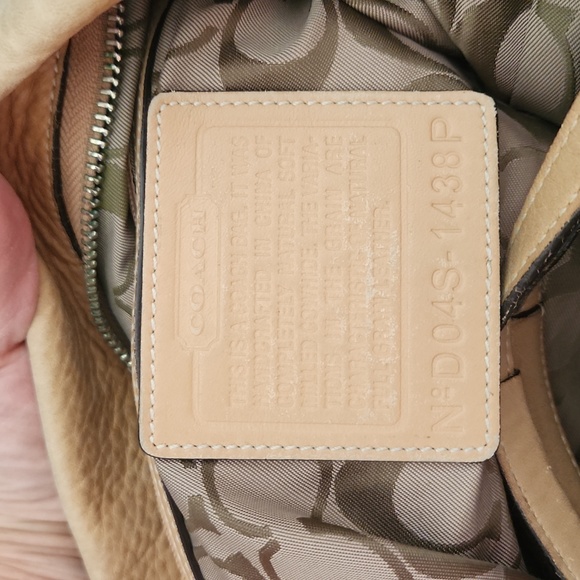 COACH VINTAGE~RARE Soho Pebble Leather Hobo Bag - Picture 4 of 9